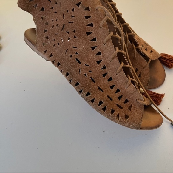 Matisse x Ascot Friday Boheme Moccasin Fringe Cut Out Brown Suede Sandals Tan 7 - Picture 7 of 7